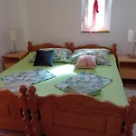 D,apartman' Ulica Pusca 51, 51513 * Omišalj
