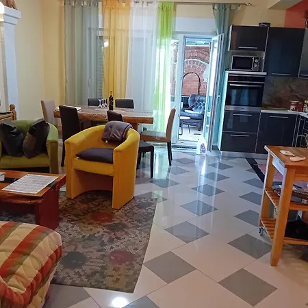 D,apartman' Ulica Pusca 51, 51513 오미살즈