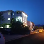 Lägenhet D,apartman' Ulica Pusca 51, 51513 Omišalj