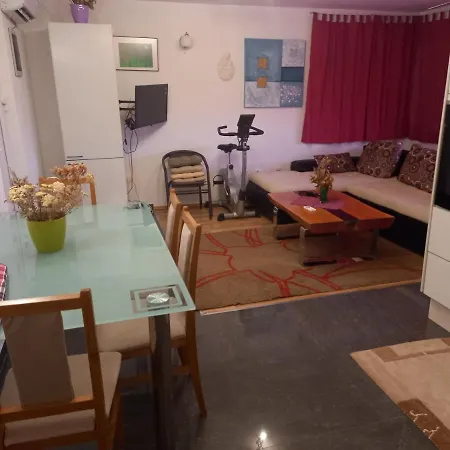 D,apartman * Omisalj