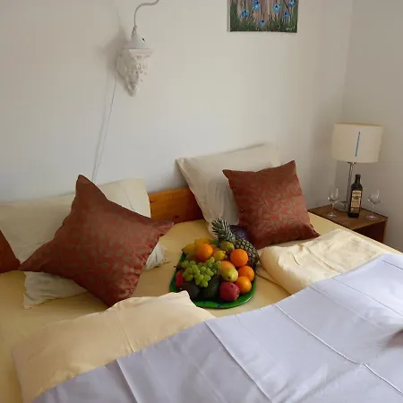 D,apartman * Omisalj