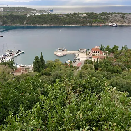 D,apartman * Omisalj