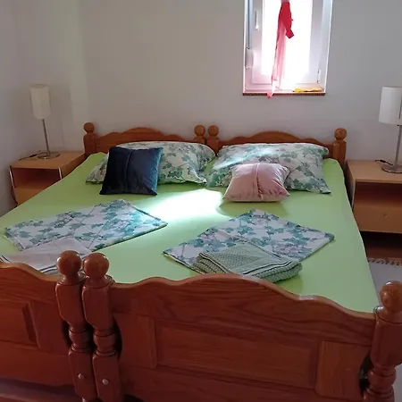D,apartman * Omisalj