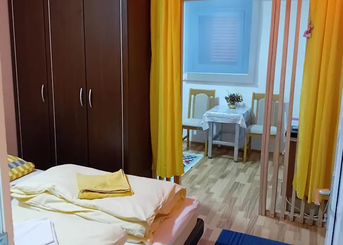 公寓 D,apartman' Ulica Pusca 51, 51513 奥米沙利