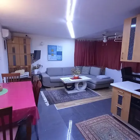 Apartament D,apartman' Ulica Pusca 51, 51513 *